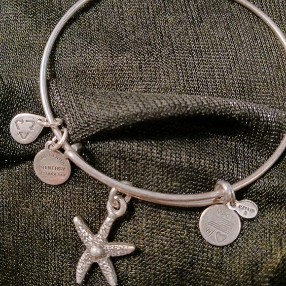 Beachy Canvas Wall Hangings and Beachy Charm Bracelet Bangle - Picture 4 of 7